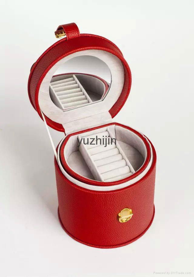 cylindrical leather jewelry box 2