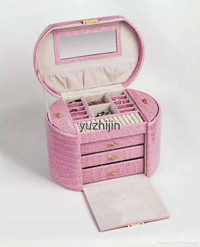 Beauty leather jewelry box with 3 drawers and lock 2