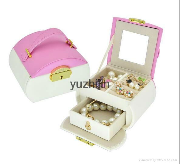 little leather jewelry box