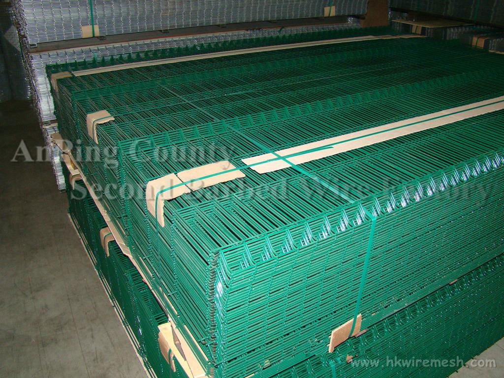 PVC Coated Double Wire Fence 3