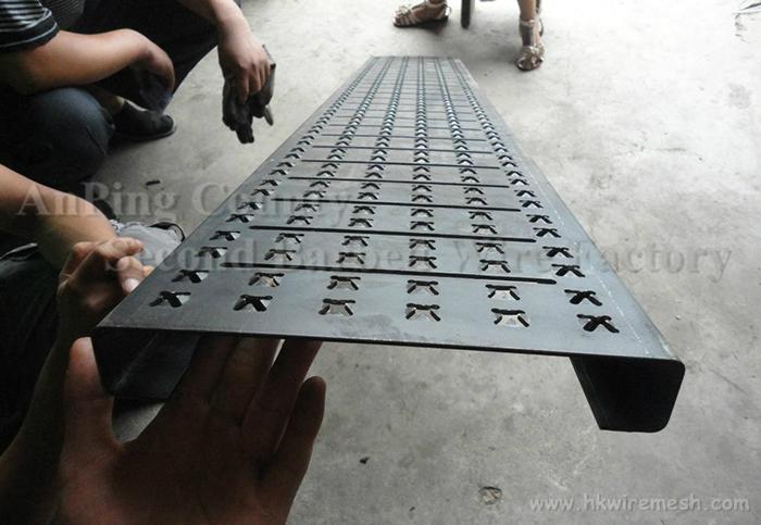 High Quality Antiskid Punching Plate 2