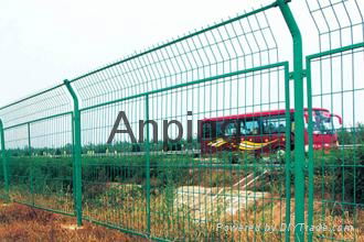 Welded Framework Wire Mesh Fence 3