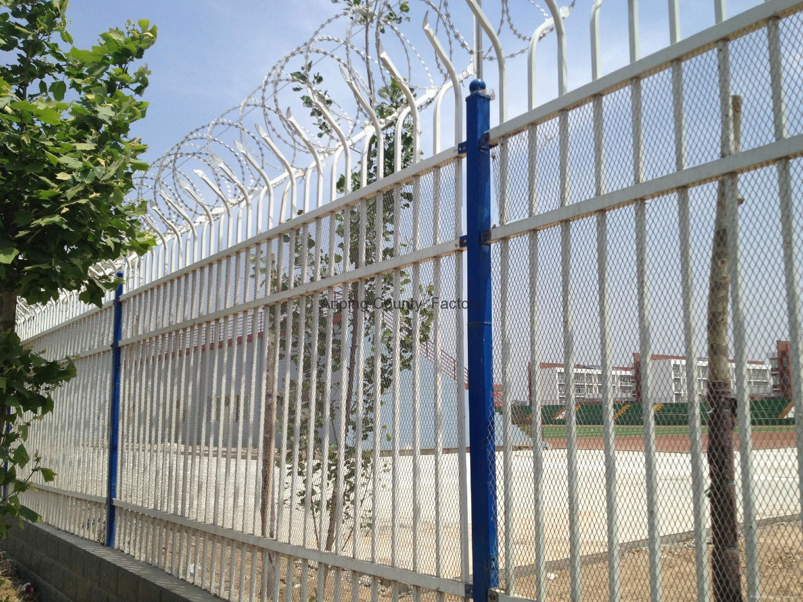 GM high quality powder coated 2016 hot sale zinc steel garden fencing decorative 3
