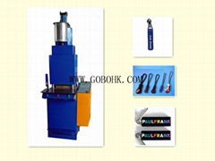 Automatic plastic injection moulding