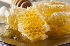 100 % Natural Bee Raw Honey