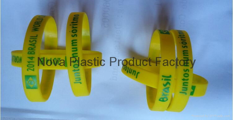 Custom Silicone Wristband for School 4