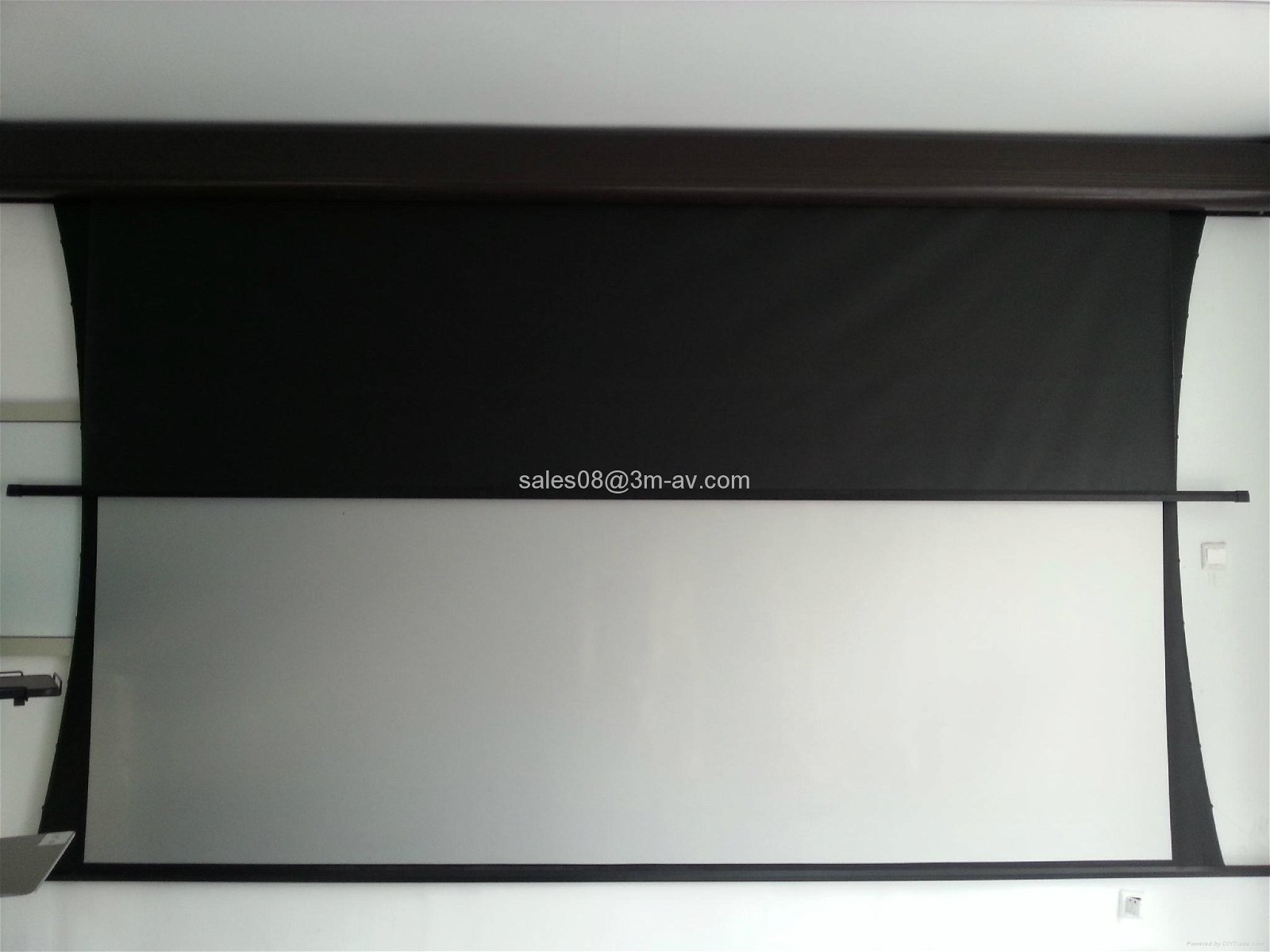 Dual vision projection screen  3