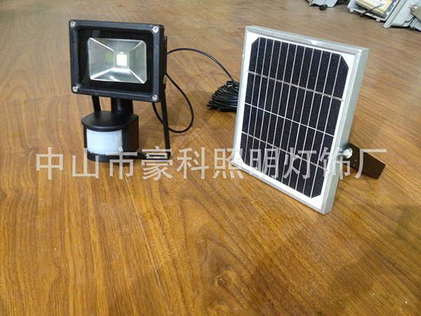 豪科光伏太阳能人体感应投光灯 10W高亮度LED集成灯珠 节能环保 �