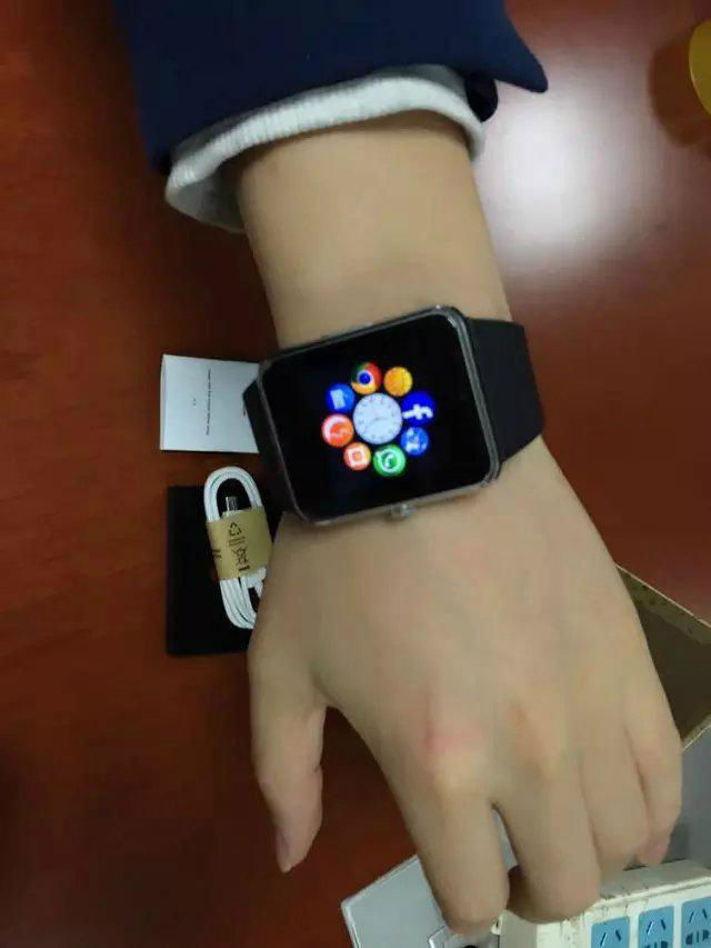 GSm Smart Watch GT08 with SIM Card TF Card Camera 0.3MP Smart Watch Phone 5