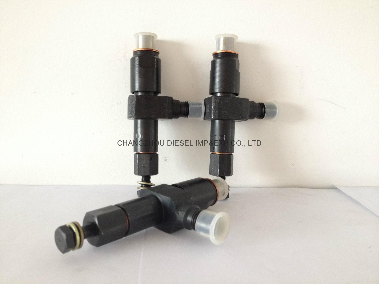 Agricultural fuel injector F165,X195,S195 fuel injector 2