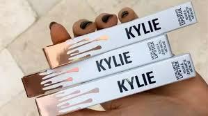 Kylie Jenner Lipstick available 3