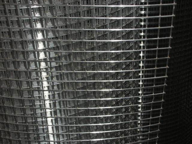 6'x100' Galvanized Welded Wire Mesh and Utilty Fence