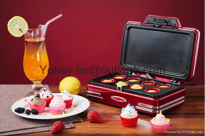 Nostalgia Electrics RCKM700 Mini cupcake donut machine