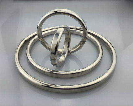 Oval ring joint gasket