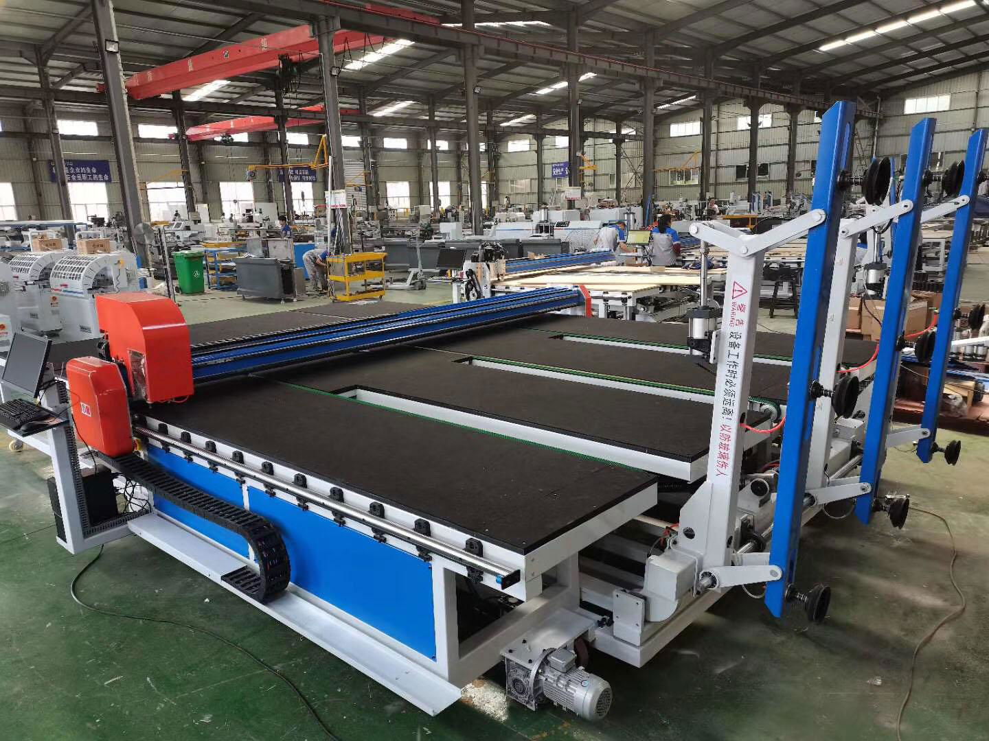 CNC automatic tempering glass cutting machine glass cutting table