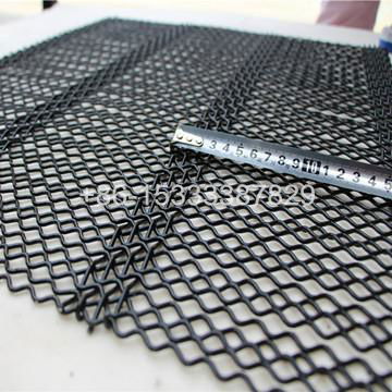 Self-cleaning screen mesh for aggregate industry 2