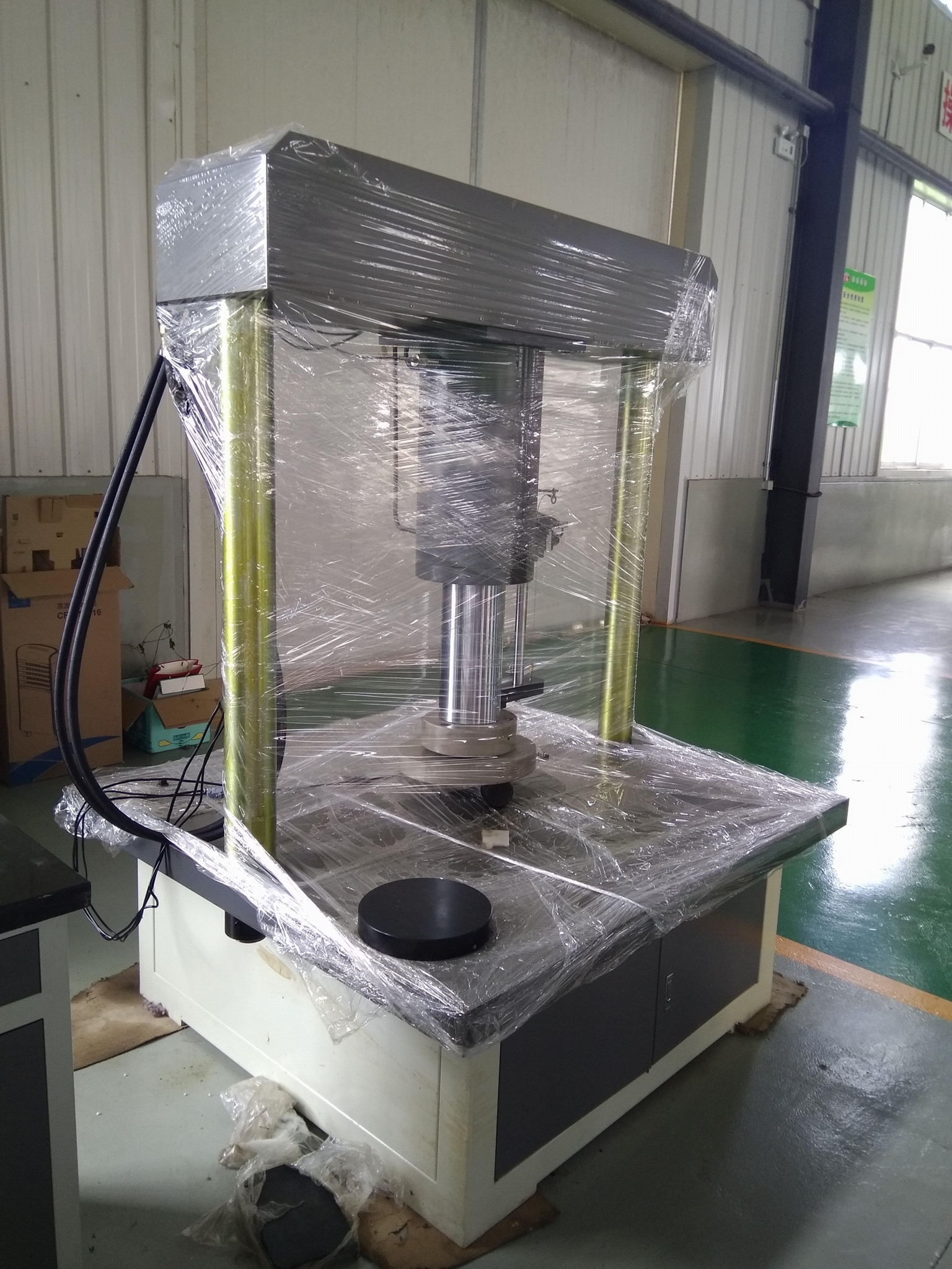 1000kN Hydraulic Servo Control Compression Tester for Well Cover 2