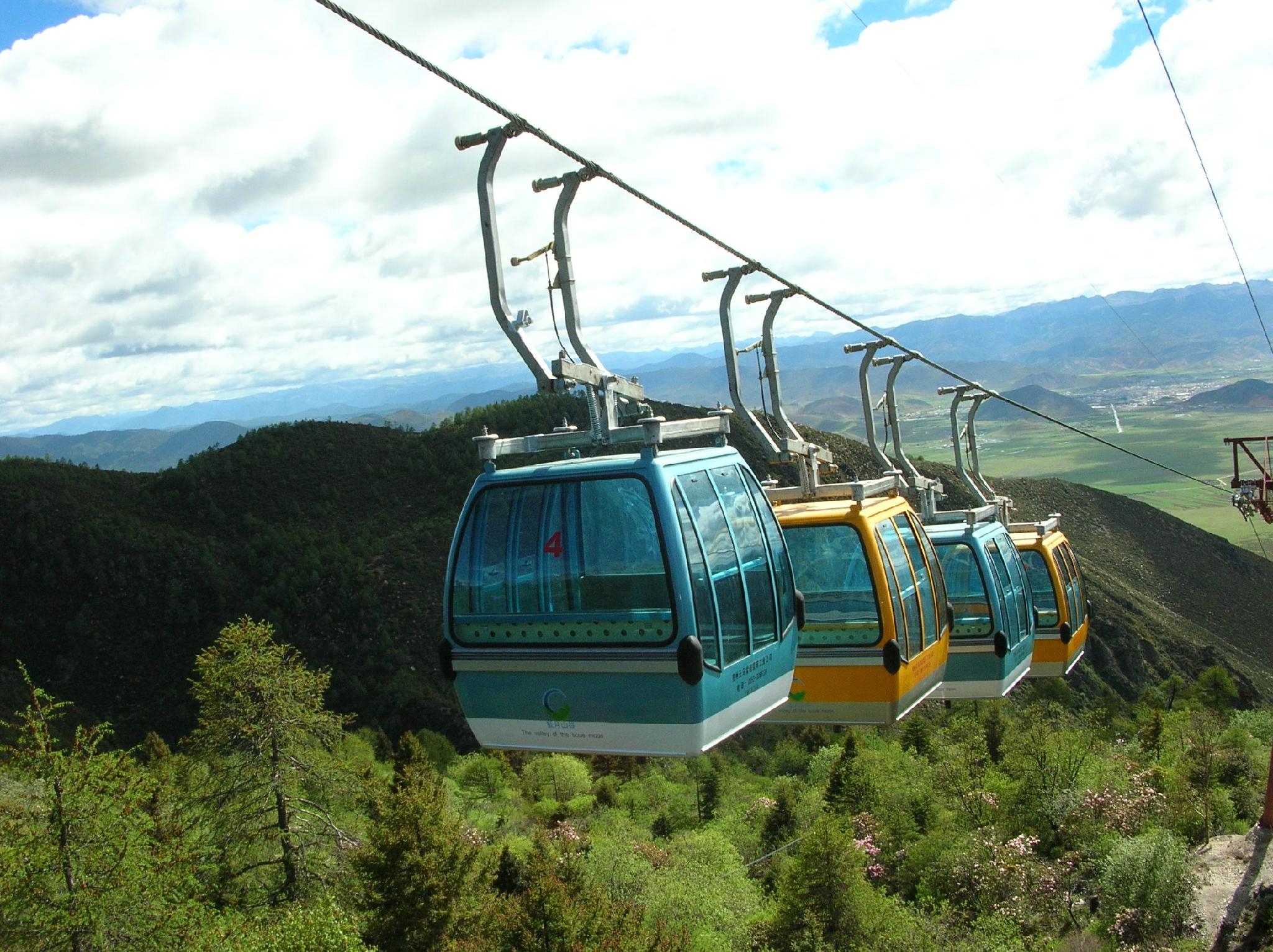 贵州云马索道缆车有限责任公司产品系列:索道缆车,索道,缆车,客运架空