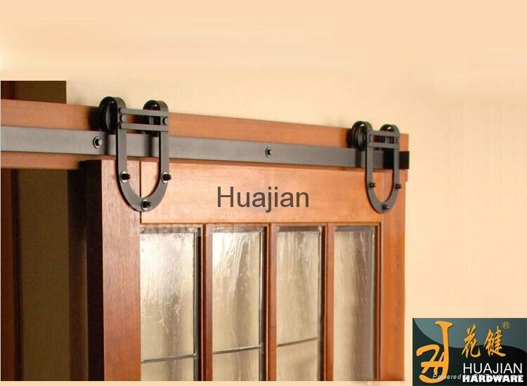 country horseshoe style sliding barn door rollers 2