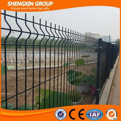 Cheap Price Powder Coated Iron Wire Mesh Fence Field Fence