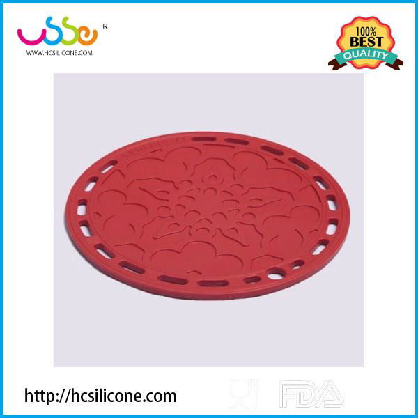 Circular carved silicone insulation pad