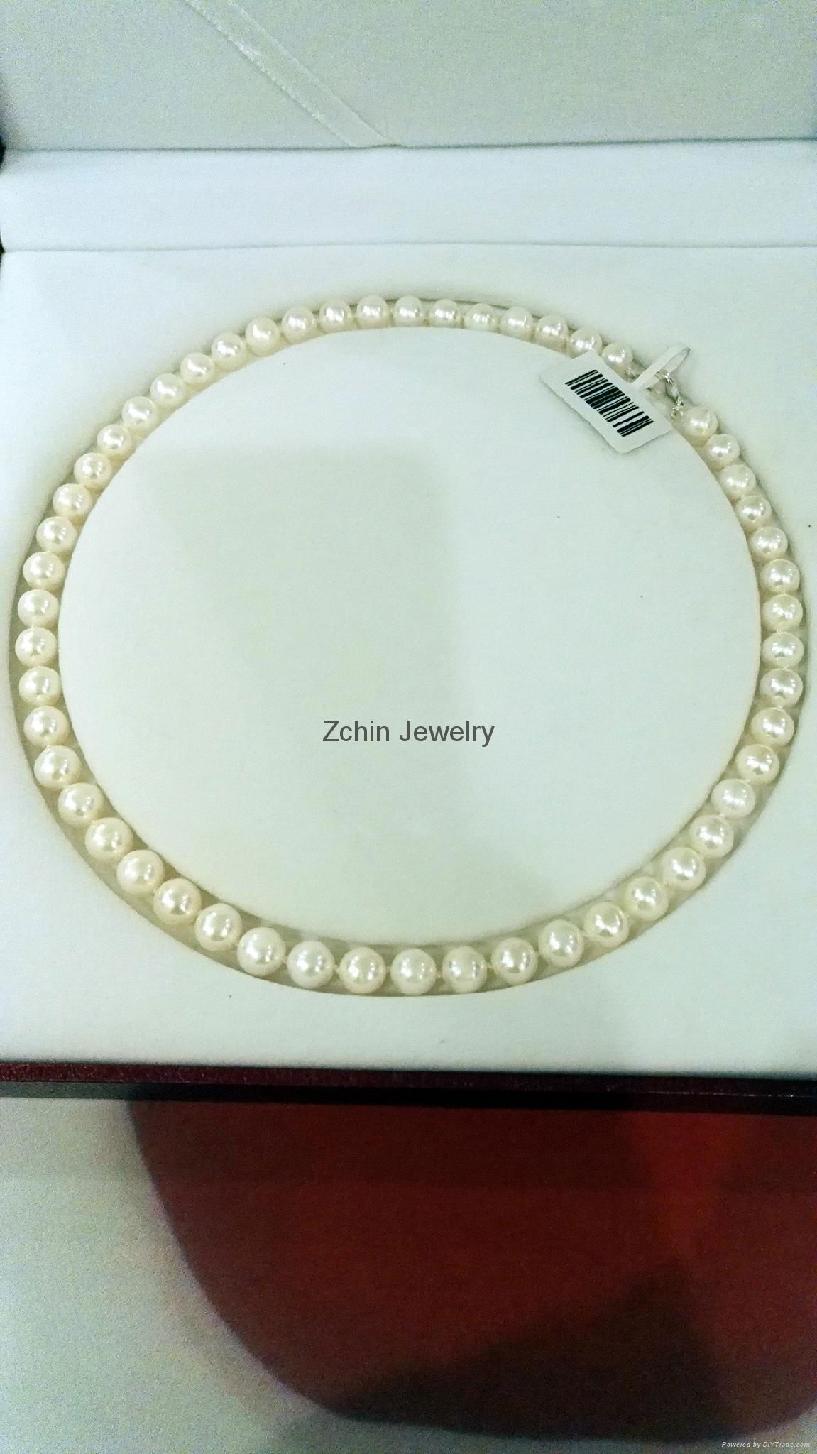 White  circular Freshwater  Pearl necklace 9-10 mm 4