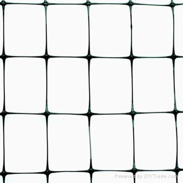 Plastic bi-oriented deer fence net