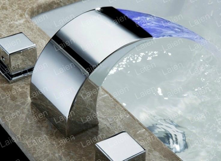 全銅 LED瀑布三孔浴室櫃分體式面盆水龍頭 冷熱洗臉盆台盆龍頭