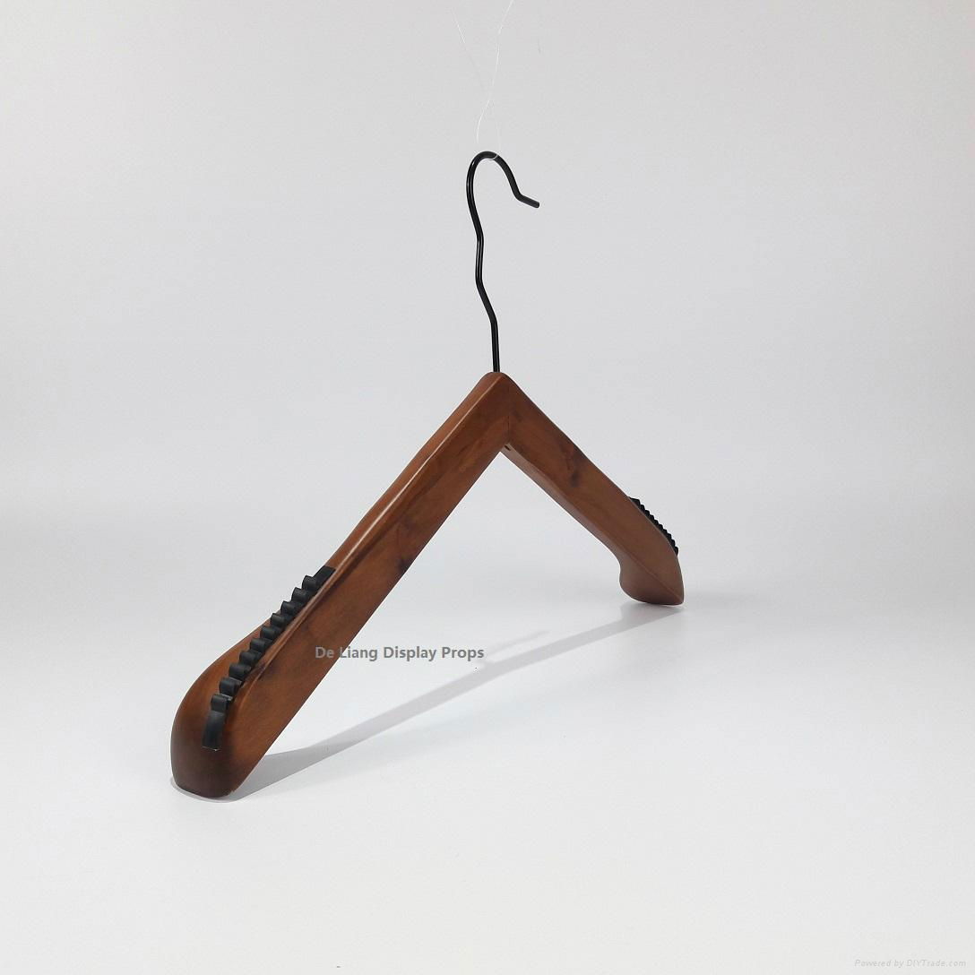 top hanger Dutch wooden hanger with balck hook and non slip wooden hanger 4