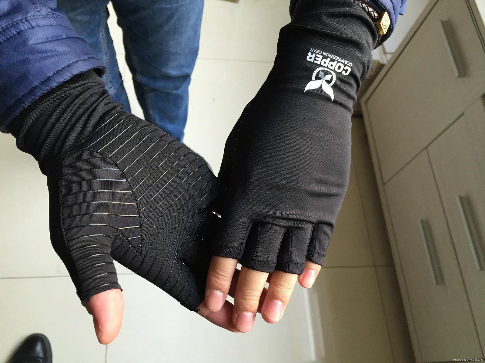 Tommie Copper women's motion fingerless gloves arthritis copper gloves