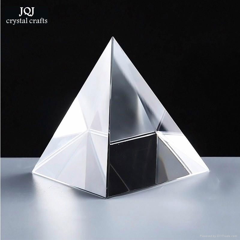 Quartz Crystal Glass Pyramid Paperweight natural stones and minerals crystals Fe