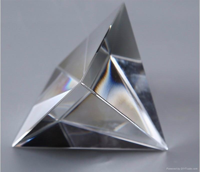Quartz Crystal Glass Pyramid Paperweight natural stones and minerals crystals Fe 2