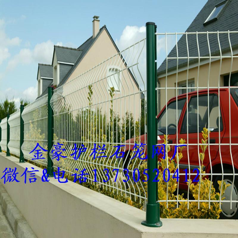 桃型柱护栏网带三角折弯 2