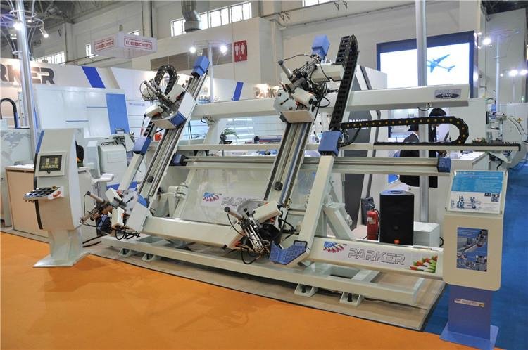 High quallity coner crimping machinery for window making industry 2