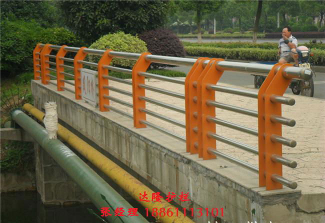 304不锈钢圆管景观桥梁防撞护栏 2
