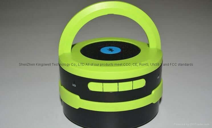 Outdoor LED Lantern Light with Wireless Speaker 2