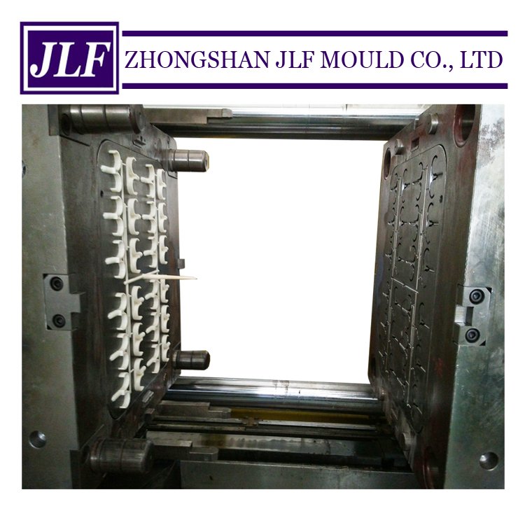 Plastic injection mould  3