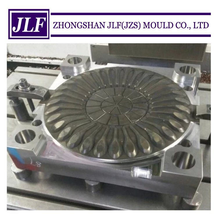 Plastic injection mould  5