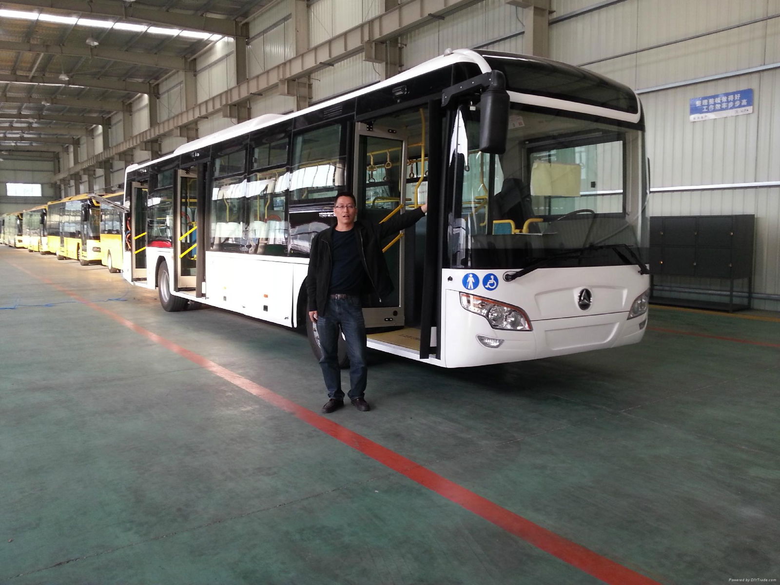 EEC 12 m electric city bus  3