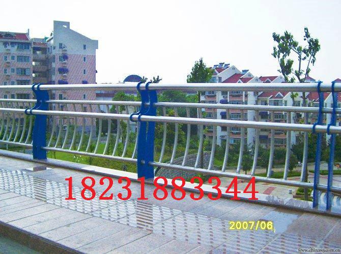 304不锈钢外管栏杆 3