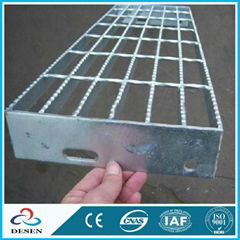 Serrated Metal grate with aniskid fuction