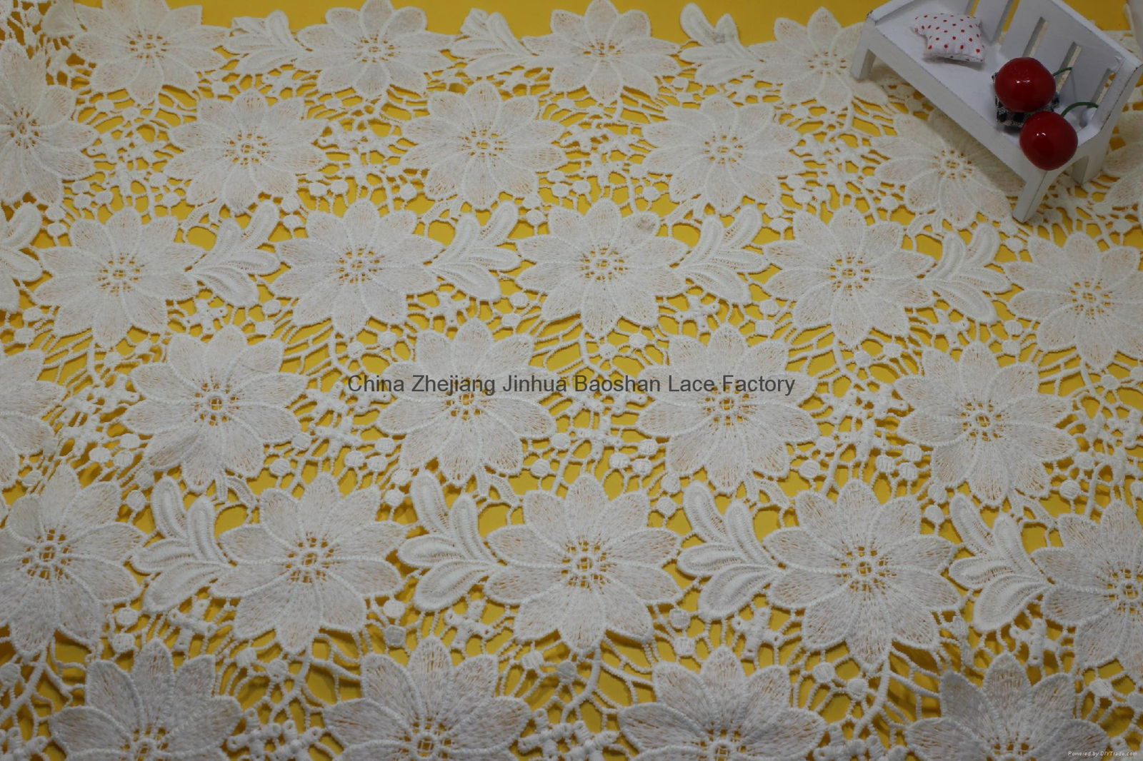 New Design Flower Shape Embroidery Fabric Lace Water Soluable Lace 4