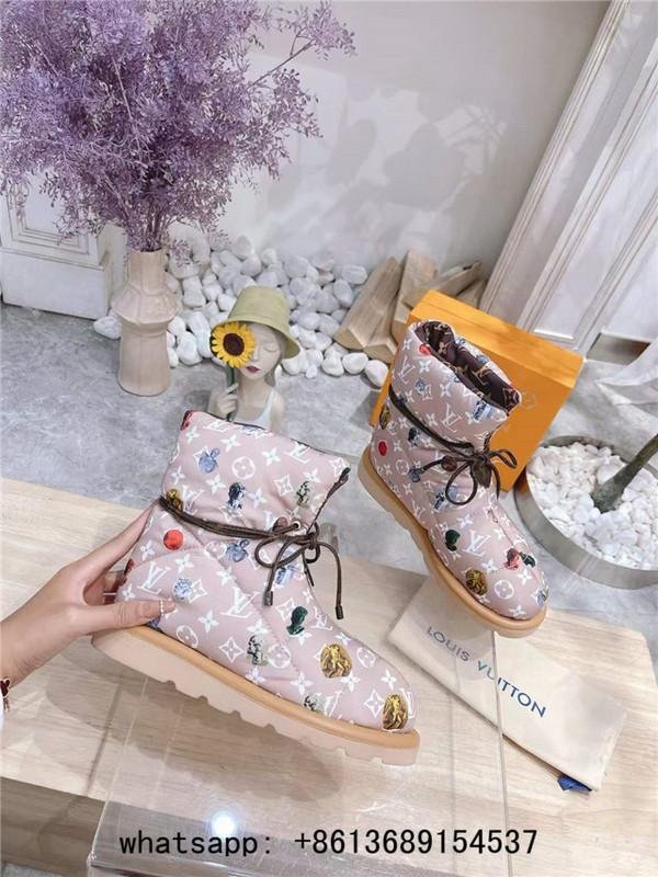  pillow comfort ankle boot     nkle booties     utlet     illow comfort boot 2