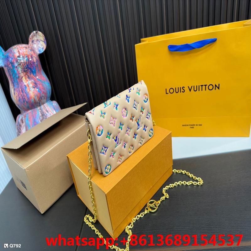     oussin pm bag,    ag 2023,vuitton pre fall winter,vuitton twist,    ag cheap 4