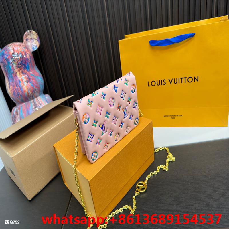     oussin pm bag,    ag 2023,vuitton pre fall winter,vuitton twist,    ag cheap 5