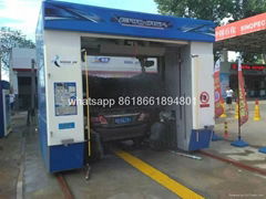 Automatic rollover car washer