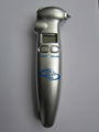 Digital tire pressure gauge