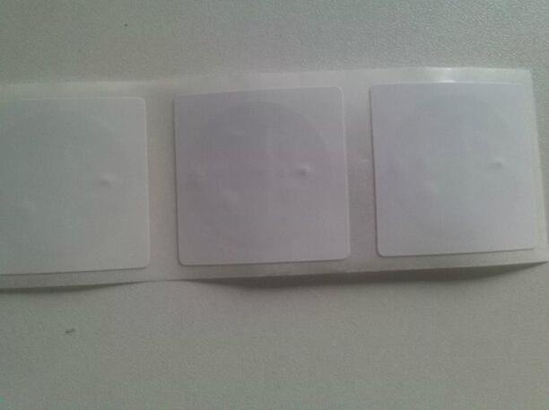 ISO14443A RFID PASSIVE LABEL 13.56MHZ NTAG213 CHIP.BLANK RFID LABEL 25MM OR 30MM 3