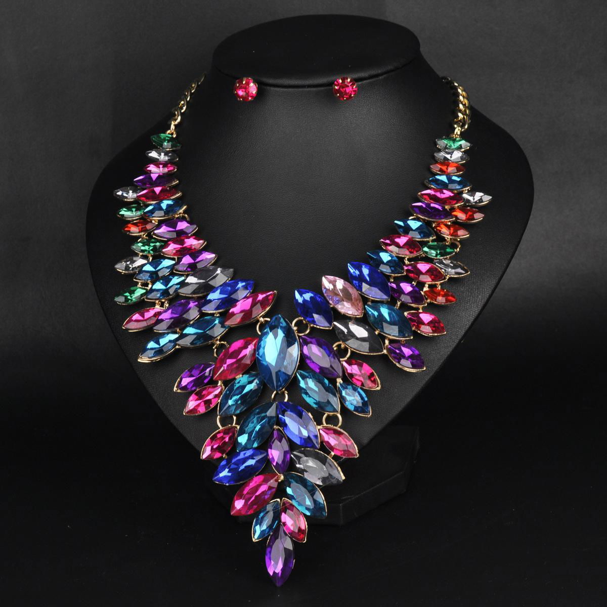 Exaggerated high-grade crystal palace long necklace 4