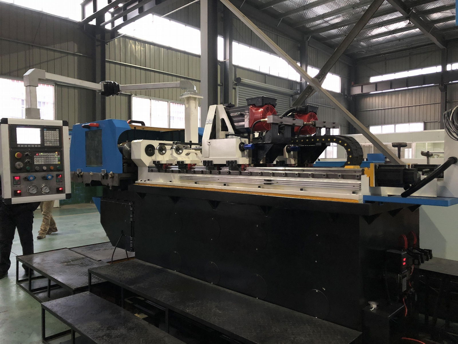 Three dimensional deep hole drilling machine 2